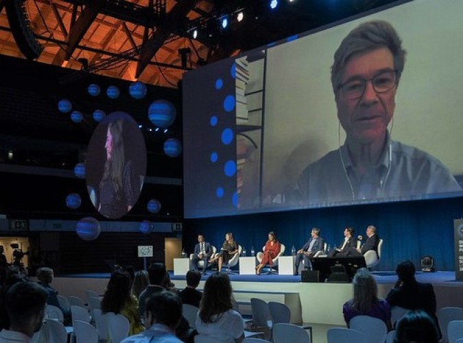 Jeffrey Sachs Launches Lisbon Challenge at the Digital with Purpose Global Summit